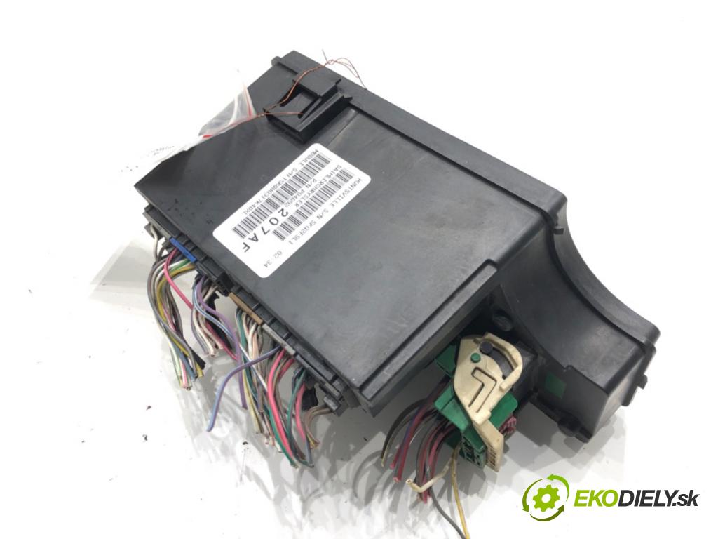 DODGE CALIBER 2006 - 2022    1.8 110 kW [150 KM] benzyna 2006 - 2009  skříňka poistková P04692207AF (Pojistkové skříňky)