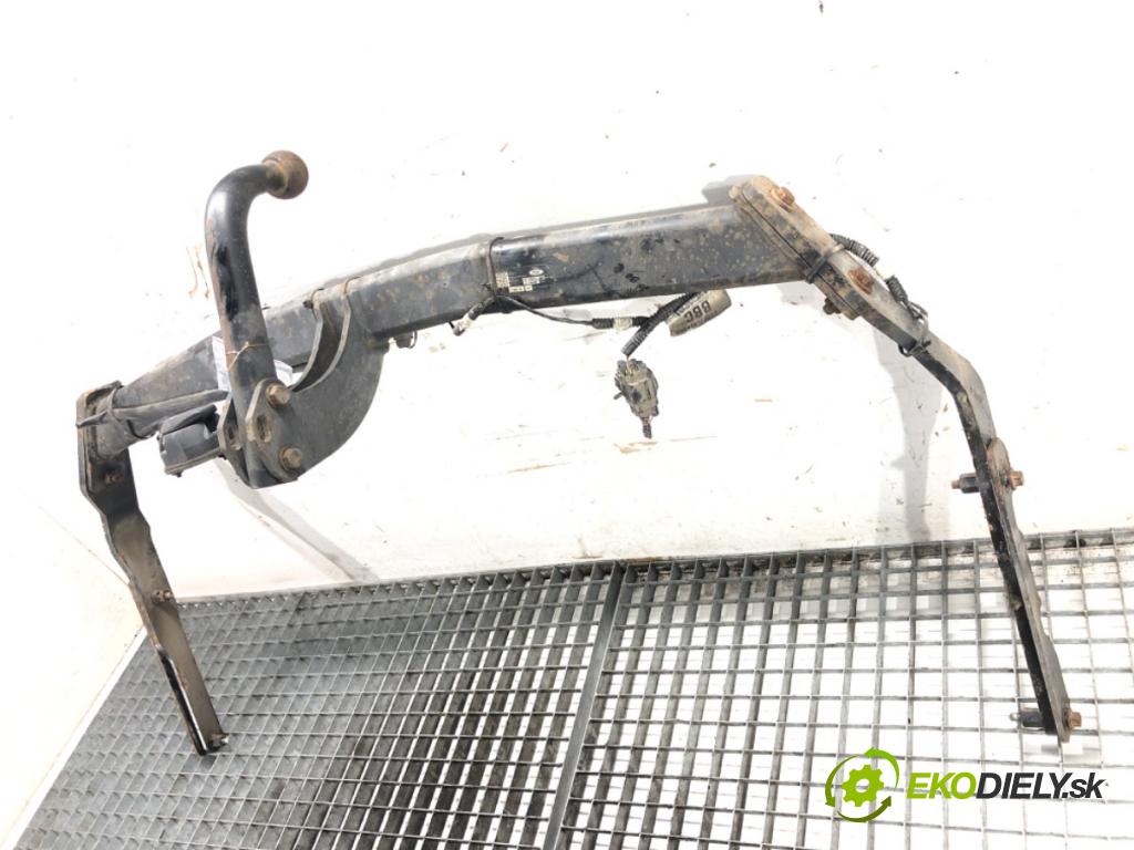 FORD FOCUS III Turnier 2010 - 2022    1.6 EcoBoost 110 kW [150 KM] benzyna 2010 - 2022  Hák tažné zařízení 307417 (Tažná zařízení)