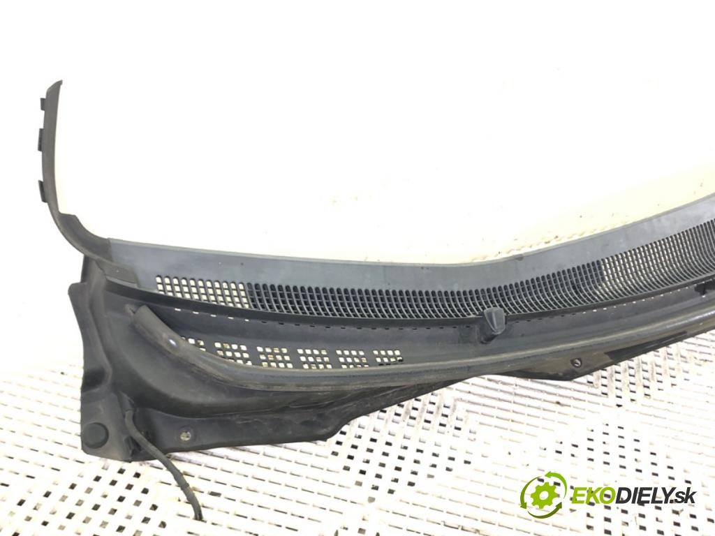 HYUNDAI i20 I (PB, PBT) 2008 - 2022    1.2 57 kW [78 KM] benzyna 2008 - 2012  Torpédo, plast pod čelné okno 86151-1J000 (Torpéda)