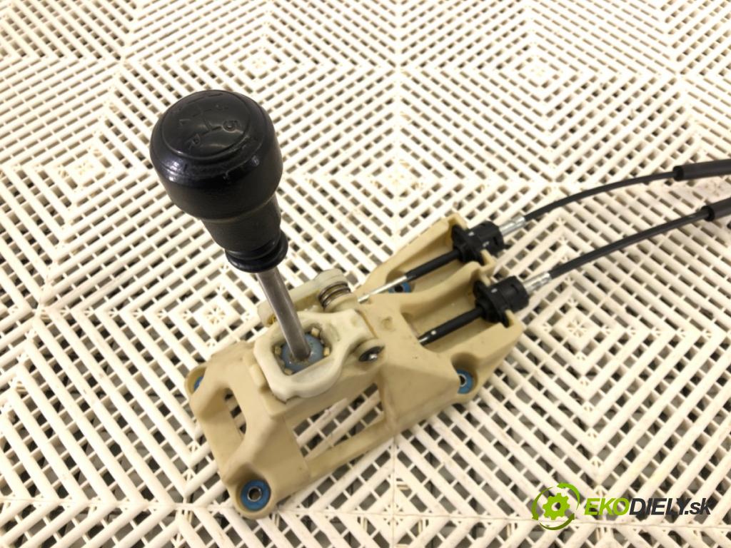 HYUNDAI i20 I (PB, PBT) 2008 - 2022    1.2 57 kW [78 KM] benzyna 2008 - 2012  Kulisa  (Rýchlostné páky / kulisy)