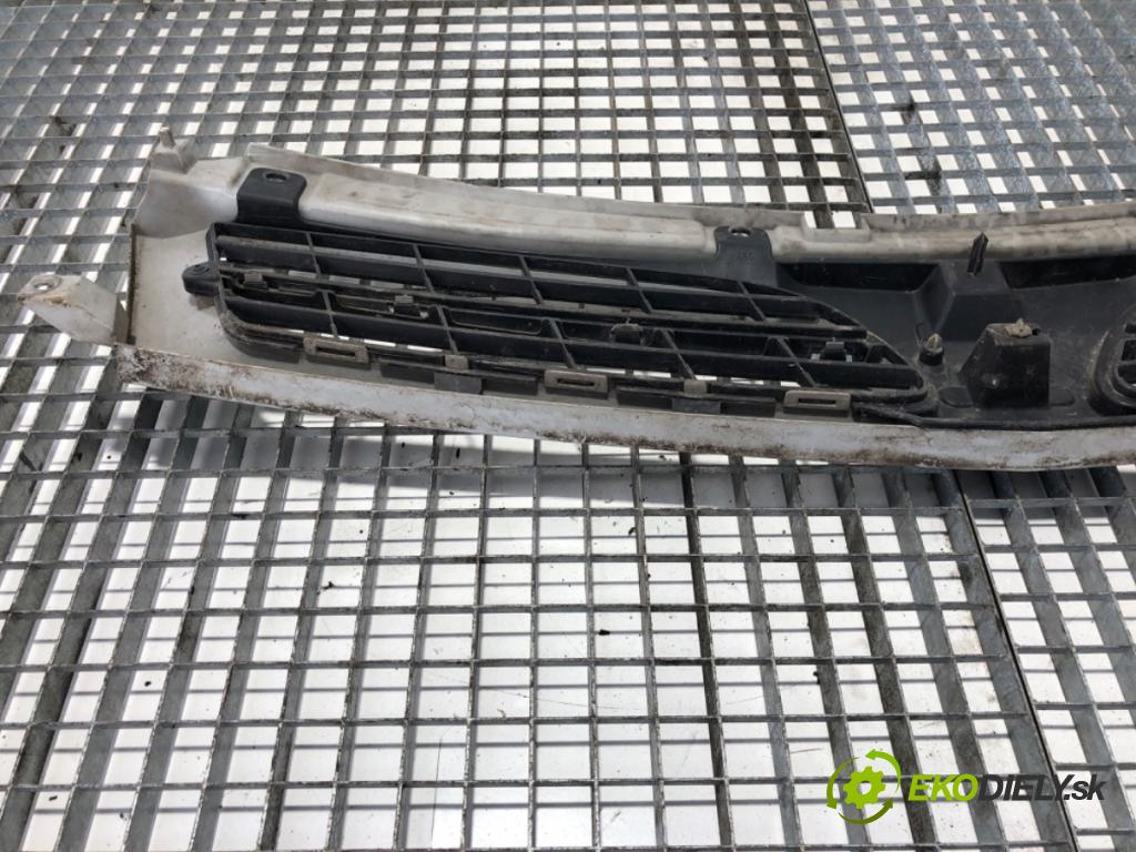 NISSAN INTERSTAR Autobus (X70) 2002 - 2022    dCi 115 84 kW [115 KM] olej napędowy 2002 - 2006  mřížka maska 8200233587 (Mřížky (masky) chladičů)