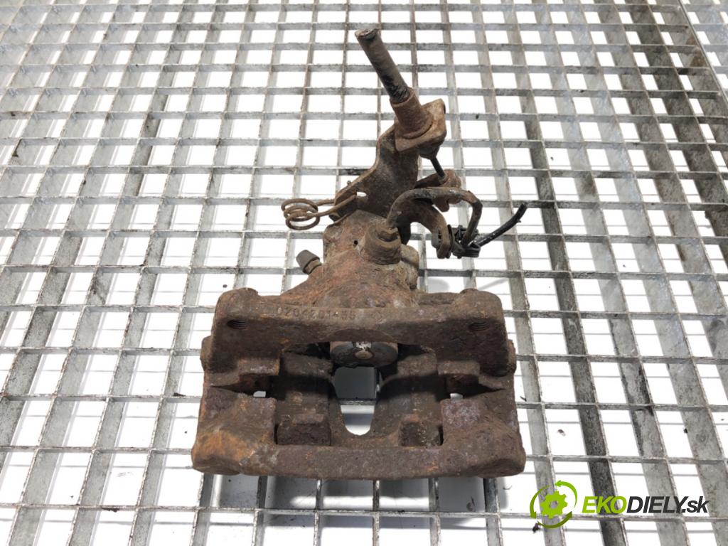 NISSAN INTERSTAR Autobus (X70) 2002 - 2022    dCi 115 84 kW [115 KM] olej napędowy 2002 - 2006  Brzdič strmeň ľavy zad
