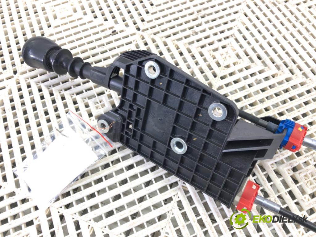 FIAT DOBLO Cargo (263_) 2010 - 2022    1.6 D Multijet 77 kW [105 KM] olej napędowy 2010 - 2022  Kulisa 553468290E (Rýchlostné páky / kulisy)