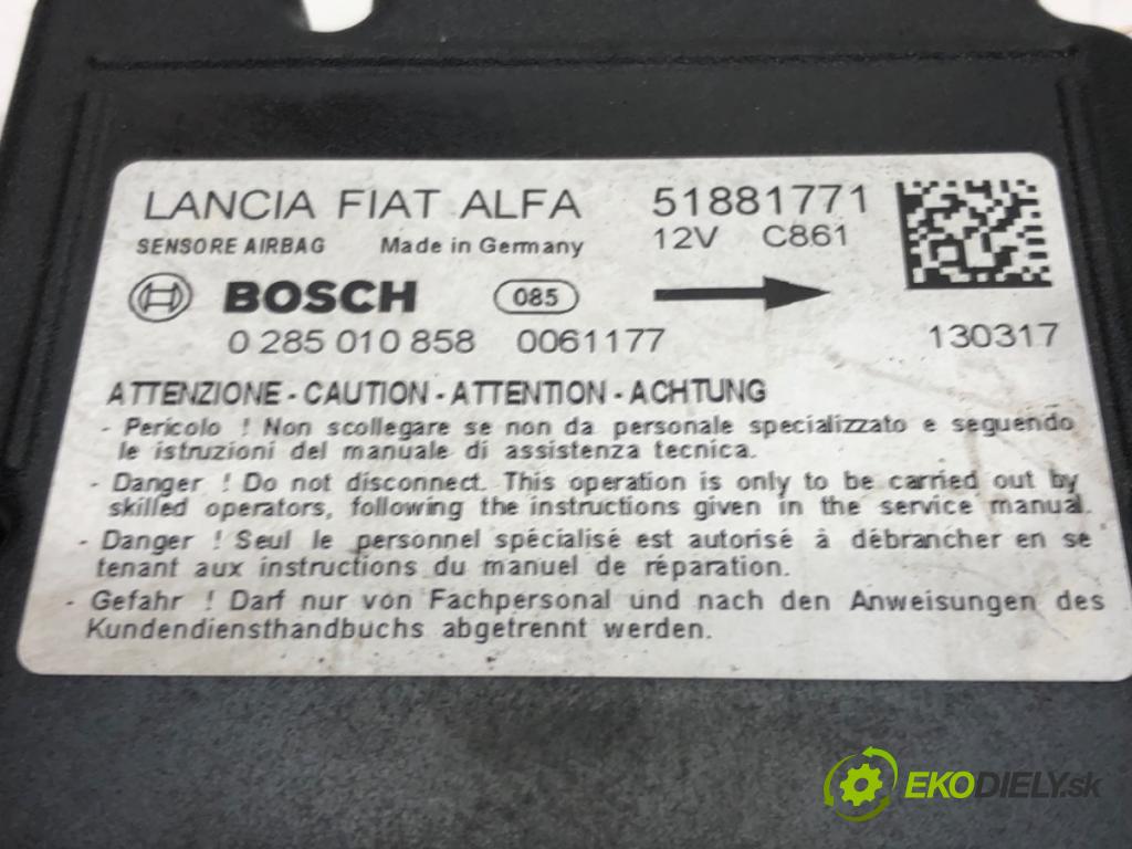 FIAT DOBLO Cargo (263_) 2010 - 2022    1.6 D Multijet 77 kW [105 KM] olej napędowy 2010 - 2022  senzor airbag 51881771 (Snímače)