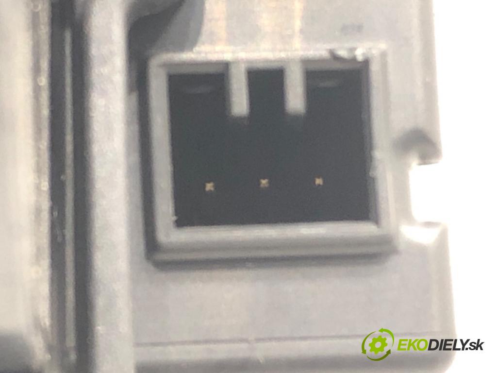 VOLVO XC60 I SUV (156) 2008 - 2017    D5 AWD 158 kW [215 KM] olej napędowy 2011 - 2015  spinačka 28227917 (Spínacie skrinky a kľúče)