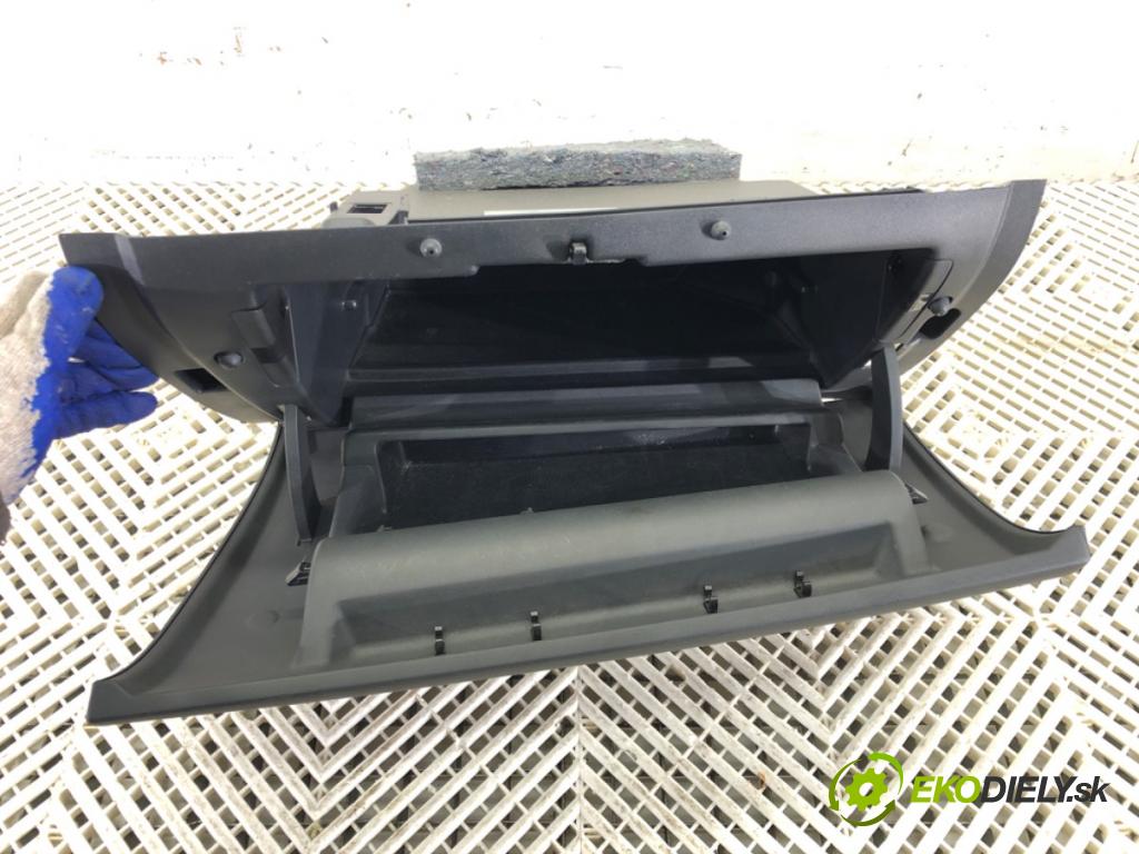 VOLVO XC60 I SUV (156) 2008 - 2017    D5 AWD 158 kW [215 KM] olej napędowy 2011 - 2015  Priehradka, kastlík spolujazdca  (Priehradky, kastlíky)