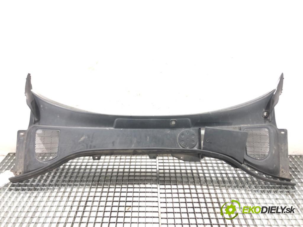 VOLVO XC60 I SUV (156) 2008 - 2017    D5 AWD 158 kW [215 KM] olej napędowy 2011 - 2015  Torpédo, plast pod čelné okno 31402671 (Torpéda)