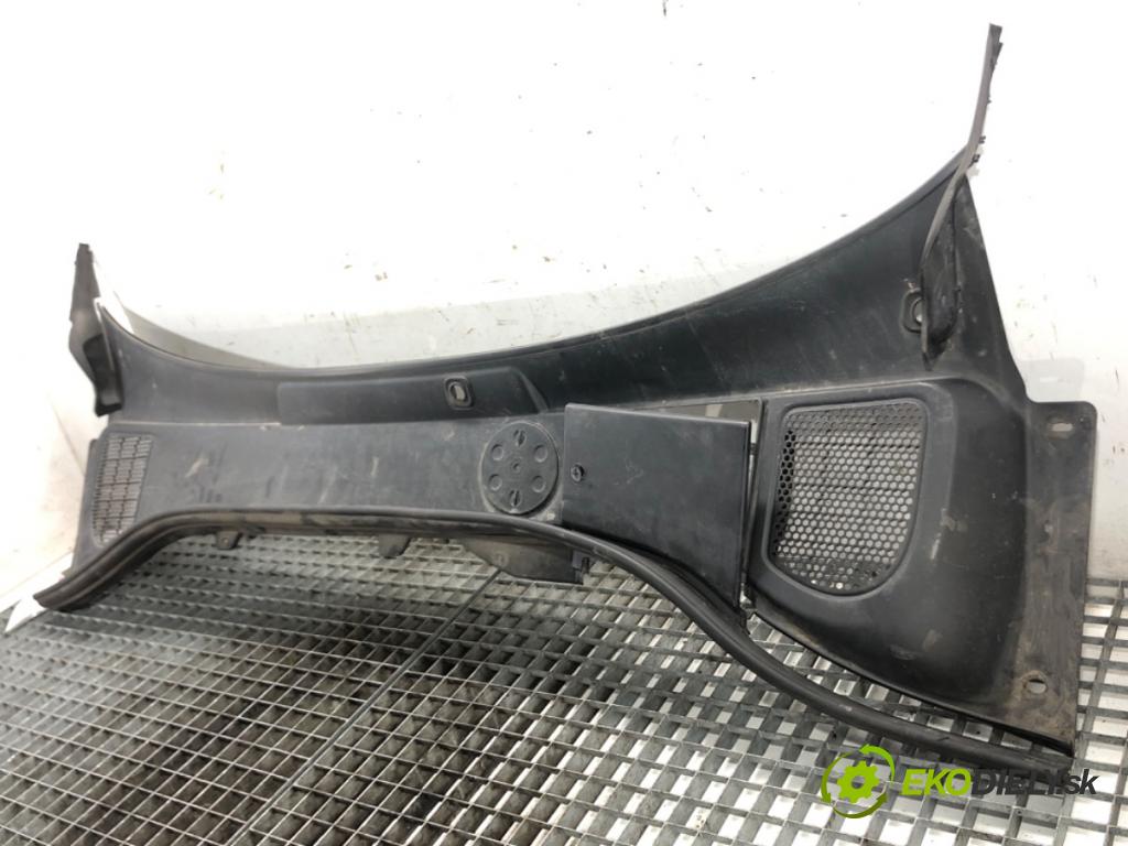 VOLVO XC60 I SUV (156) 2008 - 2017    D5 AWD 158 kW [215 KM] olej napędowy 2011 - 2015  Torpédo, plast pod čelné okno 31402671 (Torpéda)