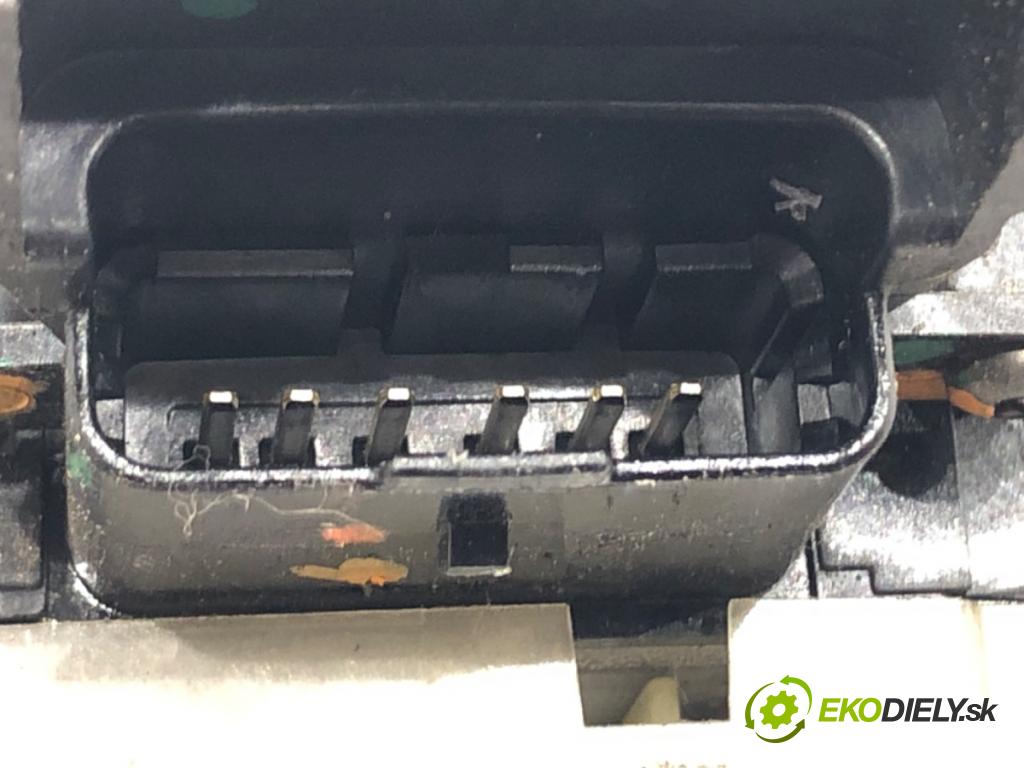 PEUGEOT 207 (WA_, WC_) 2006 - 2015    1.6 HDi 80 kW [109 KM] olej napędowy 2006 - 2013  zámok dveře levý přední část 24090816