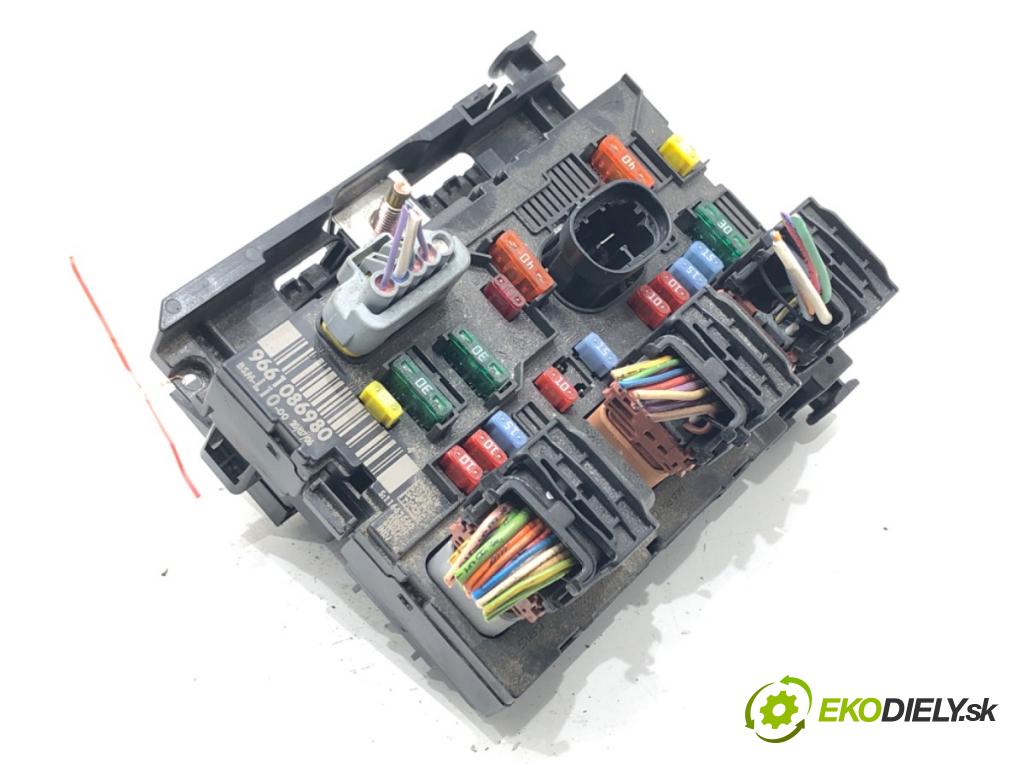 PEUGEOT 207 (WA_, WC_) 2006 - 2015    1.6 HDi 80 kW [109 KM] olej napędowy 2006 - 2013  Modul BSM 9661086980 (Ostatné)