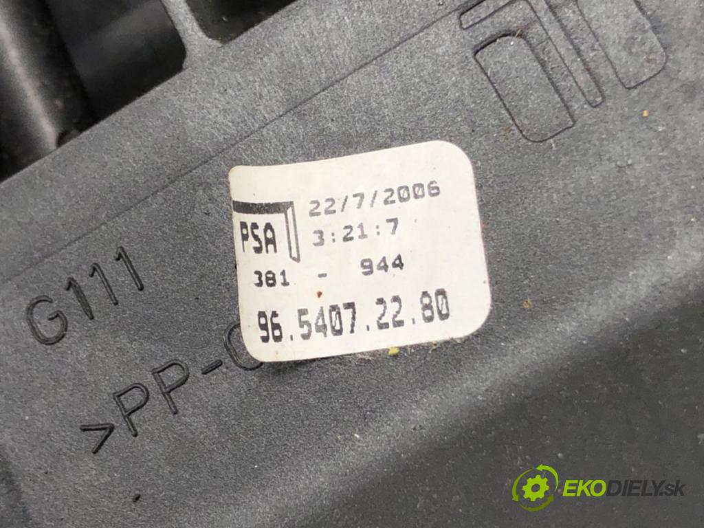 PEUGEOT 207 (WA_, WC_) 2006 - 2015    1.6 HDi 80 kW [109 KM] olej napędowy 2006 - 2013  Kulisa 9654072280 (Rýchlostné páky / kulisy)