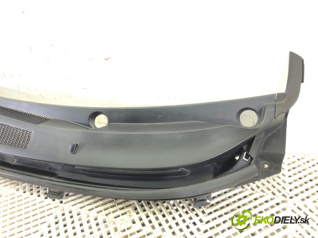 KIA VENGA (YN) 2010 - 2022    1.4 CVVT 66 kW [90 KM] benzyna 2010 - 2022  Torpédo, plast pod čelné okno 86158-1P000 (Torpéda)