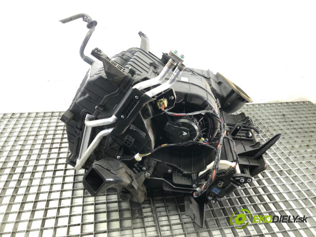 KIA VENGA (YN) 2010 - 2022    1.4 CVVT 66 kW [90 KM] benzyna 2010 - 2022  topné těleso radiátor topení komplet KOMBAJN 97200-1P100 (Radiátory topení)