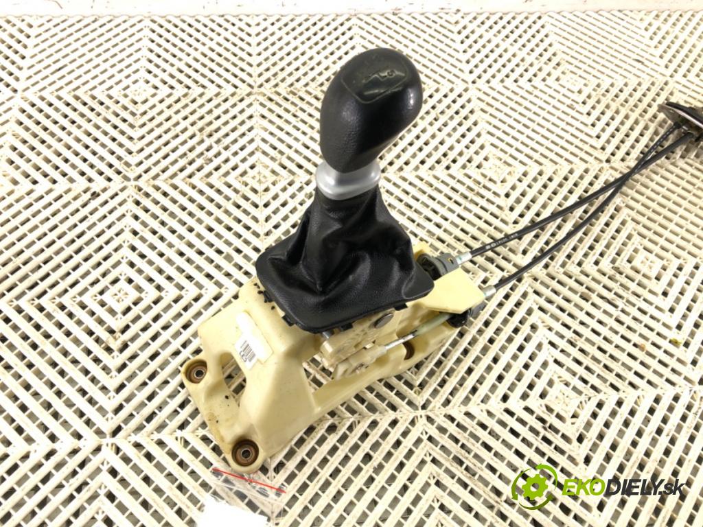 KIA VENGA (YN) 2010 - 2022    1.4 CVVT 66 kW [90 KM] benzyna 2010 - 2022  Kulisa  (Rýchlostné páky / kulisy)