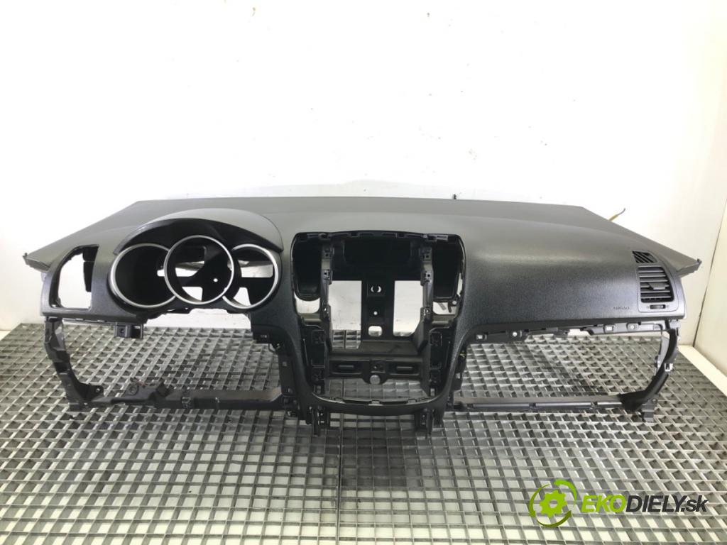 KIA VENGA (YN) 2010 - 2022    1.4 CVVT 66 kW [90 KM] benzyna 2010 - 2022  Palubná doska  (Palubné dosky)