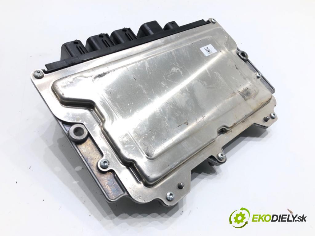 BMW F30 sedan 2017 100 kW 318 i 1499 řídící jednotka motora 8486839 (Řídicí jednotka)