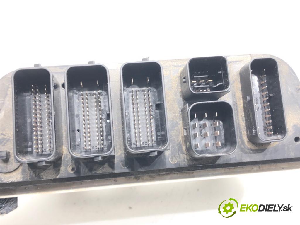 BMW F30 sedan 2017 100 kW 318 i 1499 řídící jednotka motora 8486839 (Řídicí jednotka)