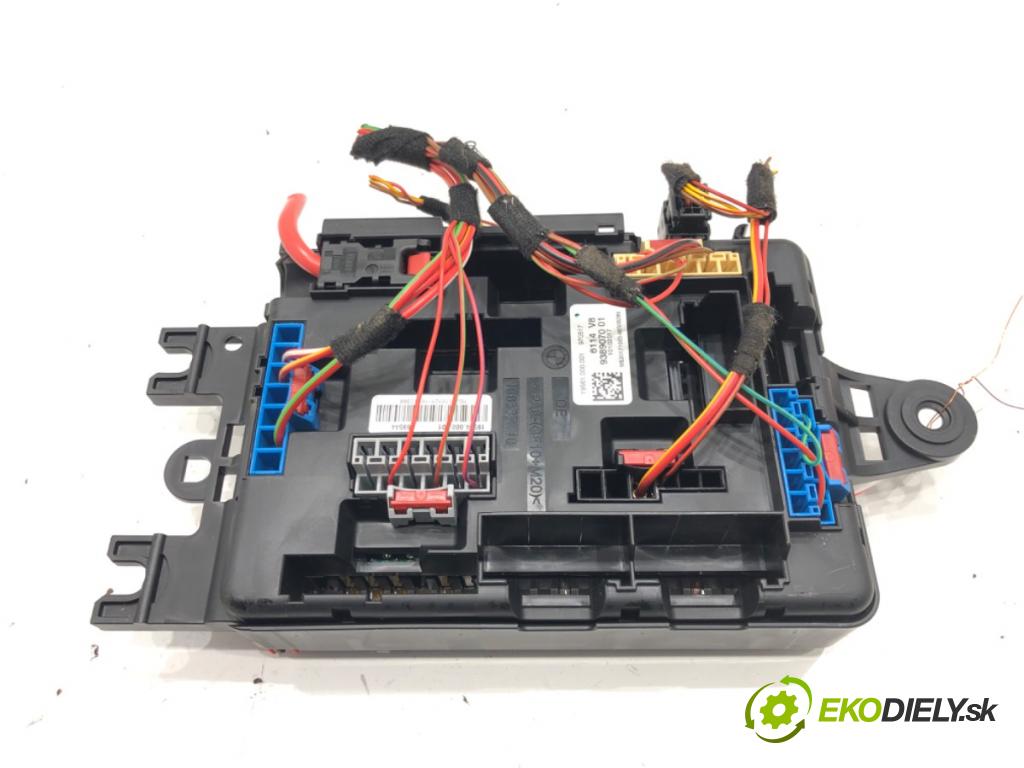 BMW 3 (F30, F80) 2011 - 2018    318 i 100 kW [136 KM] benzyna 2015 - 2018  skříňka poistková 9389070 (Pojistkové skříňky)