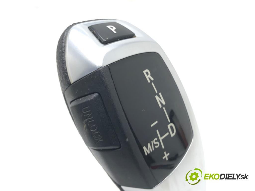 BMW 3 (F30, F80) 2011 - 2018    318 i 100 kW [136 KM] benzyna 2015 - 2018  Kulisa 9296896 (Rýchlostné páky / kulisy)