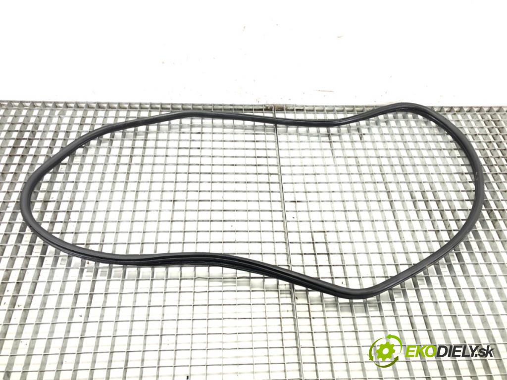 BMW 3 (F30, F80) 2011 - 2018    318 i 100 kW [136 KM] benzyna 2015 - 2018  těsnění dveře zadní část levá strana  (Ostatní)