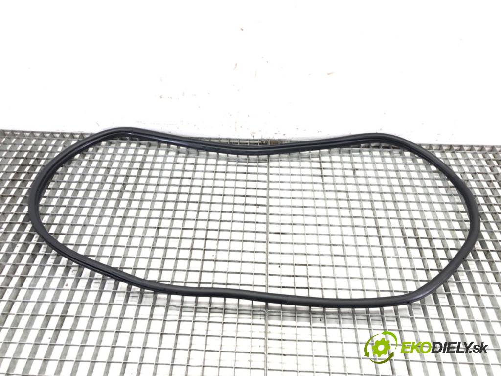 BMW 3 (F30, F80) 2011 - 2018    318 i 100 kW [136 KM] benzyna 2015 - 2018  těsnění dveře zadní část pravá  (Ostatní)