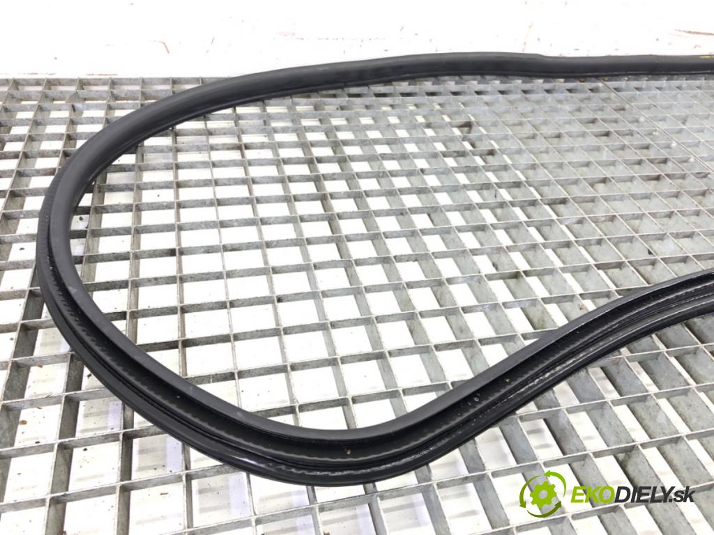 BMW 3 (F30, F80) 2011 - 2018    318 i 100 kW [136 KM] benzyna 2015 - 2018  těsnění dveře zadní část pravá  (Ostatní)