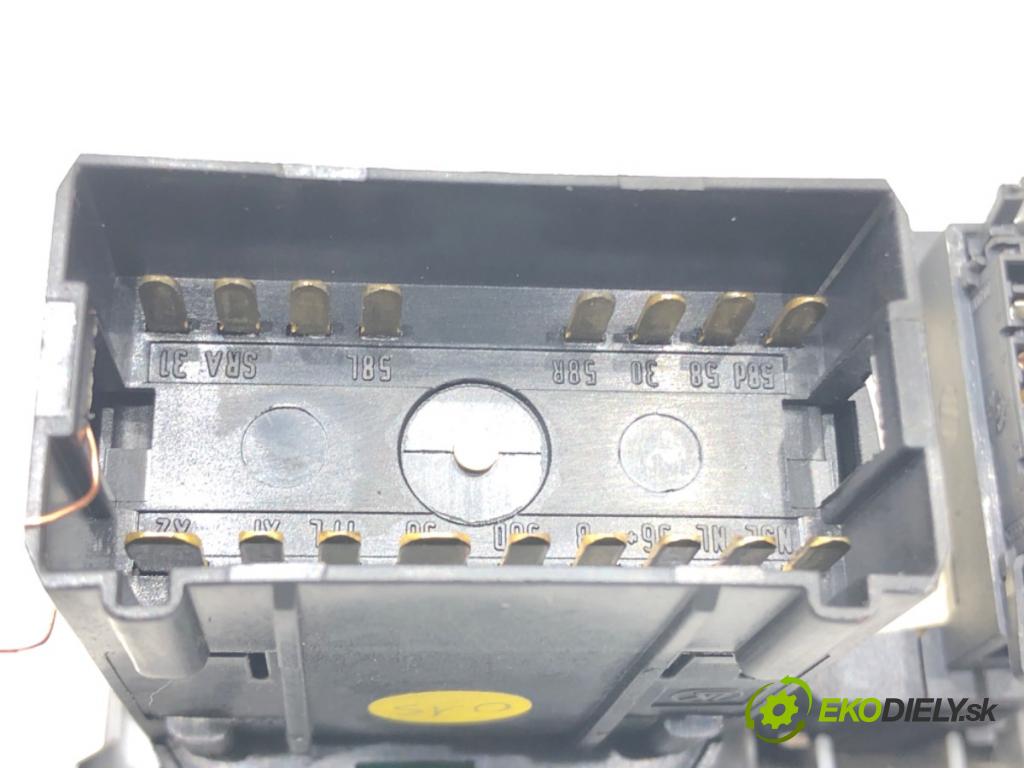 AUDI A2 (8Z0) 2000 - 2005    1.4 55 kW [75 KM] benzyna 2000 - 2005  spínač světel 8Z1941531E
