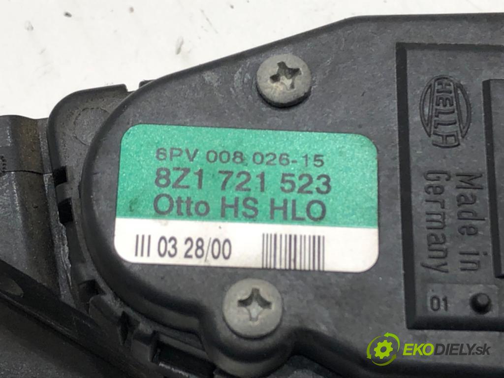 AUDI A2 (8Z0) 2000 - 2005    1.4 55 kW [75 KM] benzyna 2000 - 2005  Potenciometer plynu 8Z1721523 (Pedále)