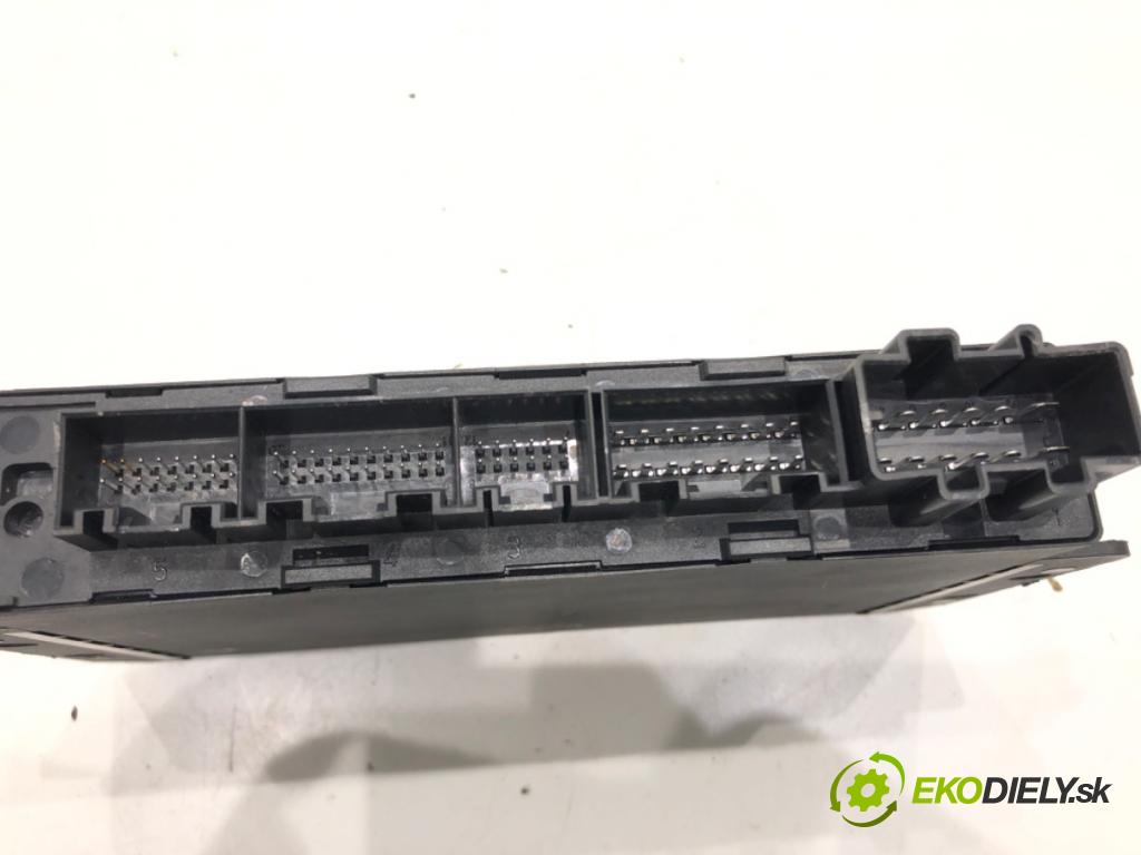 AUDI A2 (8Z0) 2000 - 2005    1.4 55 kW [75 KM] benzyna 2000 - 2005  Modul komfortu 8Z0959433N (Moduly komfortu)