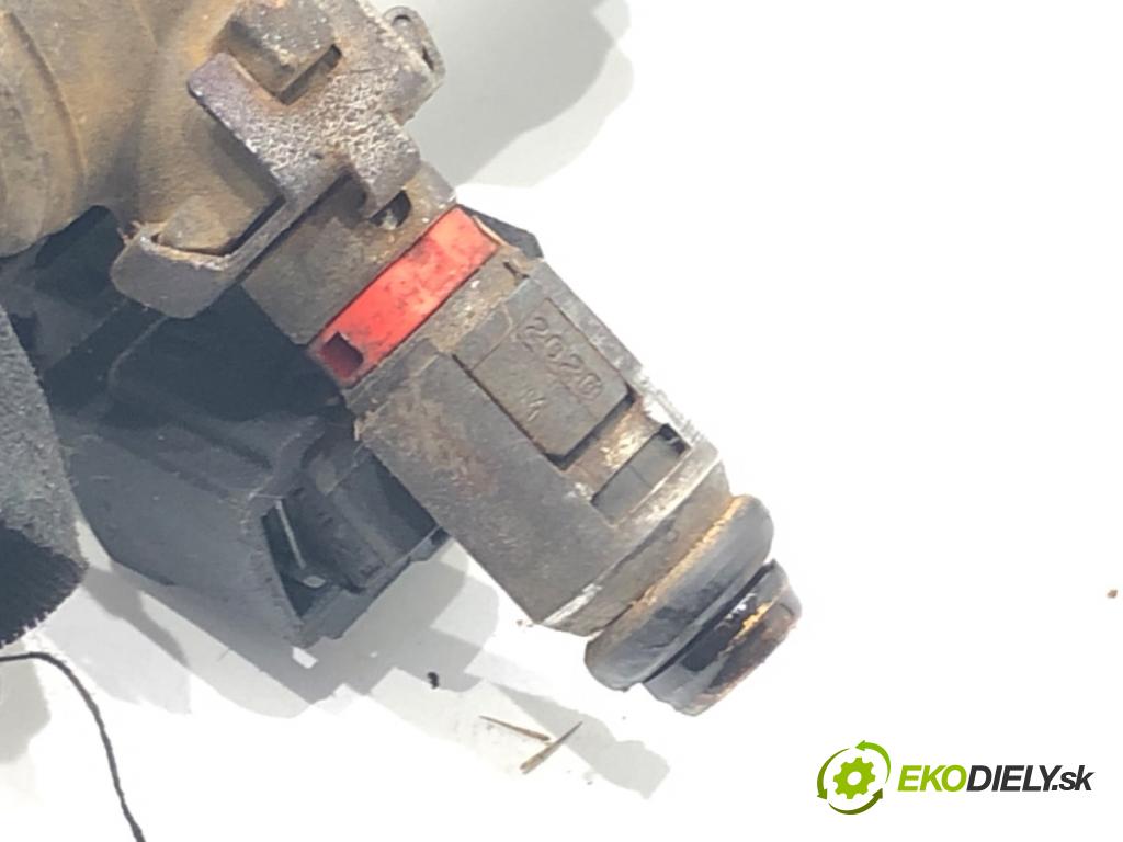 AUDI A2 (8Z0) 2000 - 2005    1.4 55 kW [75 KM] benzyna 2000 - 2005  Lišta vstrekovacia 036133319AM (Vstrekovacie lišty)