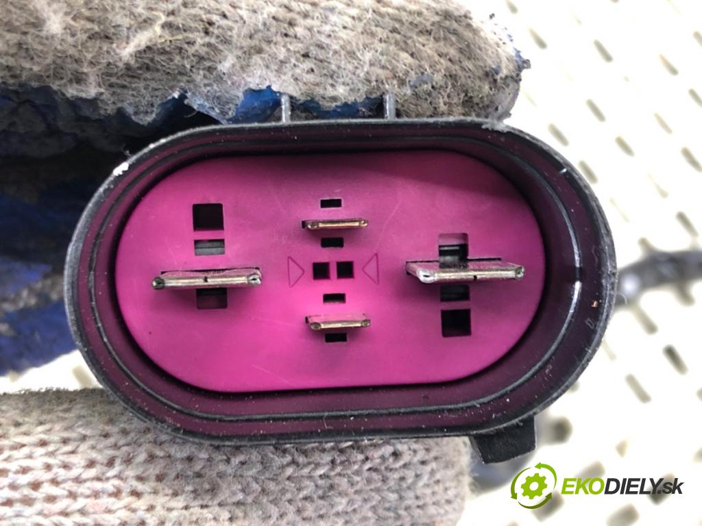 AUDI A4 B7 Avant (8ED) 2004 - 2008    1.8 T 120 kW [163 KM] benzyna 2004 - 2008  ventilátor chladiče 8E0121205AB (Ventilátory)