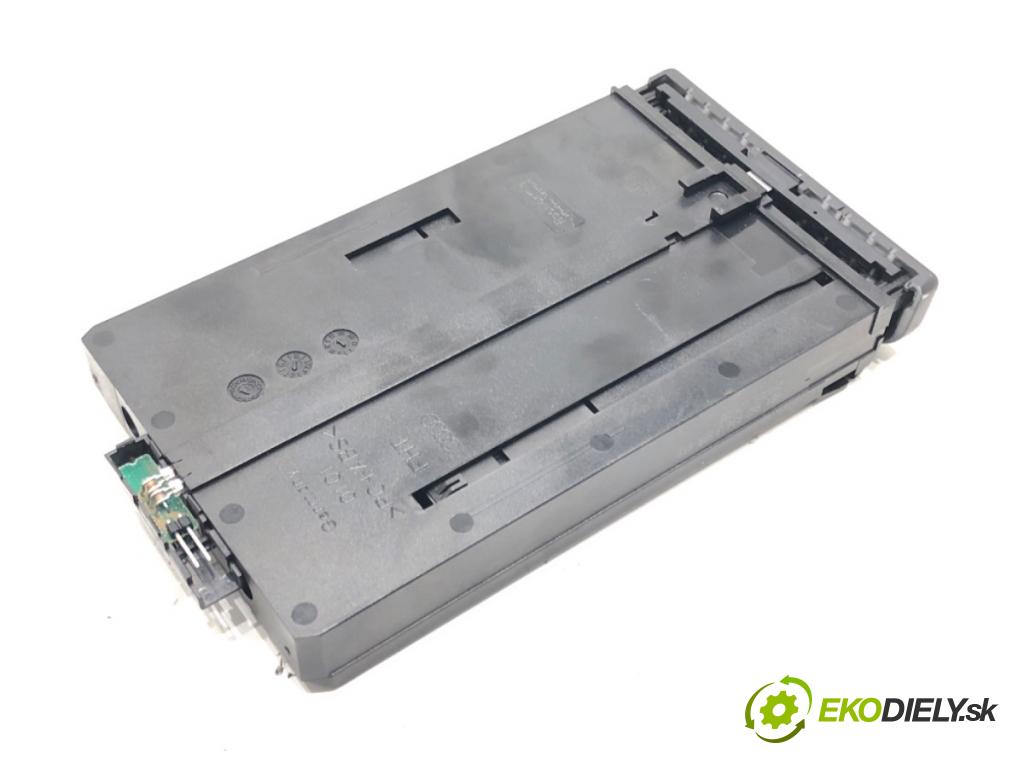 AUDI A4 B7 Avant (8ED) 2004 - 2008    1.8 T 120 kW [163 KM] benzyna 2004 - 2008  Držiak na nápoje 8E1862534J (Úchyty, držiaky na nápoje)