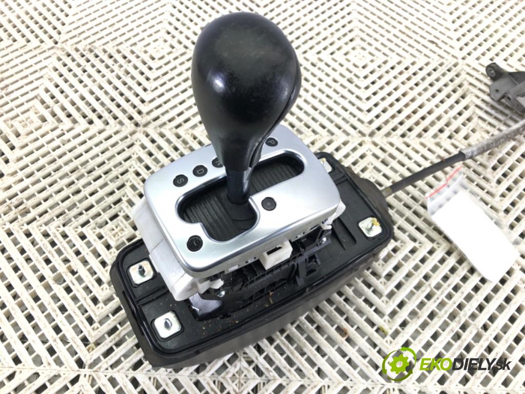 AUDI A4 B7 Avant (8ED) 2004 - 2008    1.8 T 120 kW [163 KM] benzyna 2004 - 2008  Kulisa 8E1713111S (Rýchlostné páky / kulisy)