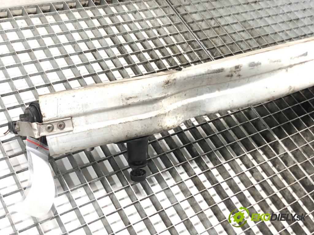 AUDI A4 B7 Avant (8ED) 2004 - 2008    1.8 T 120 kW [163 KM] benzyna 2004 - 2008  výztuha nárazníka přední část  (Výztuhy přední)