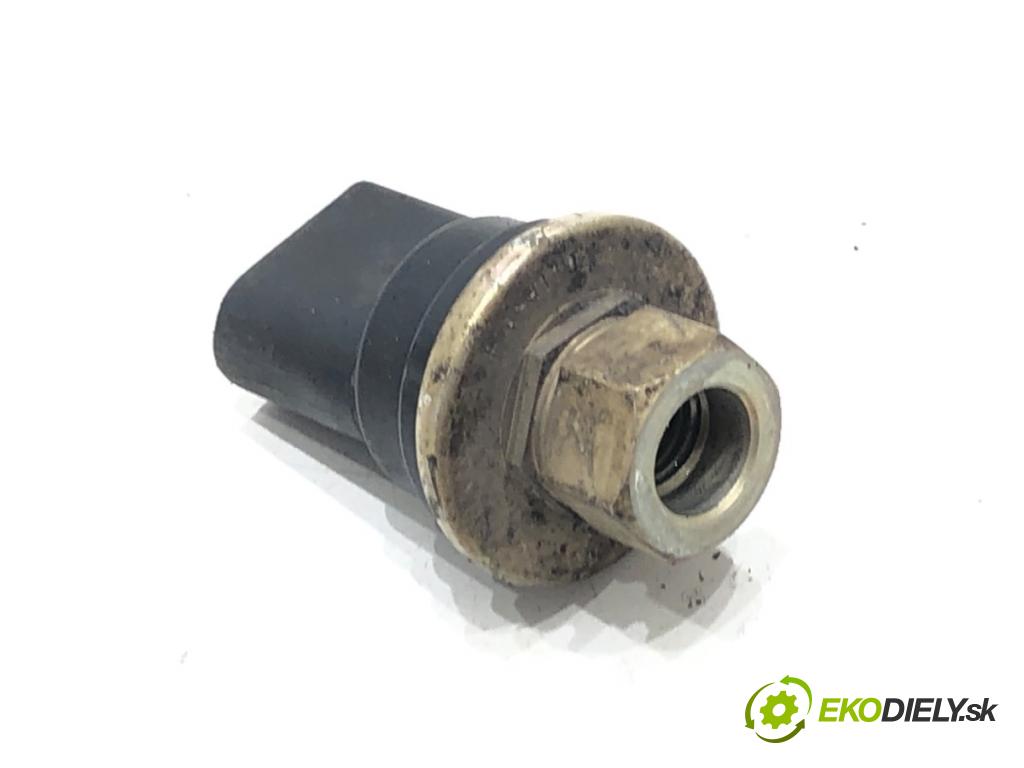 AUDI A4 B7 Avant (8ED) 2004 - 2008    1.8 T 120 kW [163 KM] benzyna 2004 - 2008  snímač klimatizace 8E0959126 (Snímače)