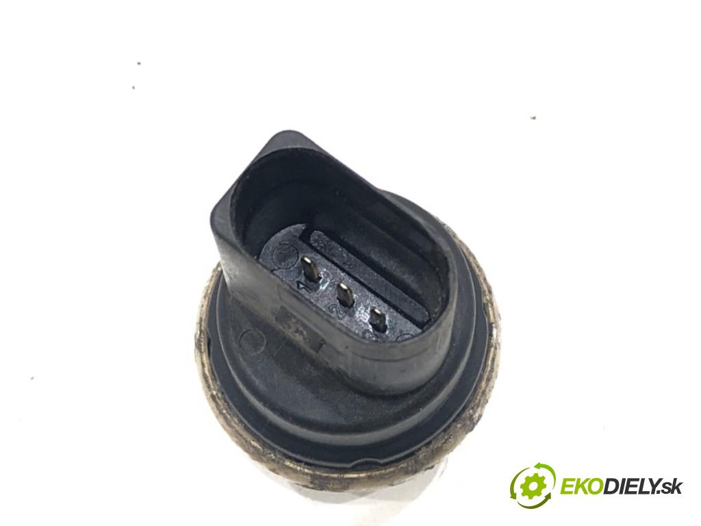 AUDI A4 B7 Avant (8ED) 2004 - 2008    1.8 T 120 kW [163 KM] benzyna 2004 - 2008  snímač klimatizace 8E0959126 (Snímače)