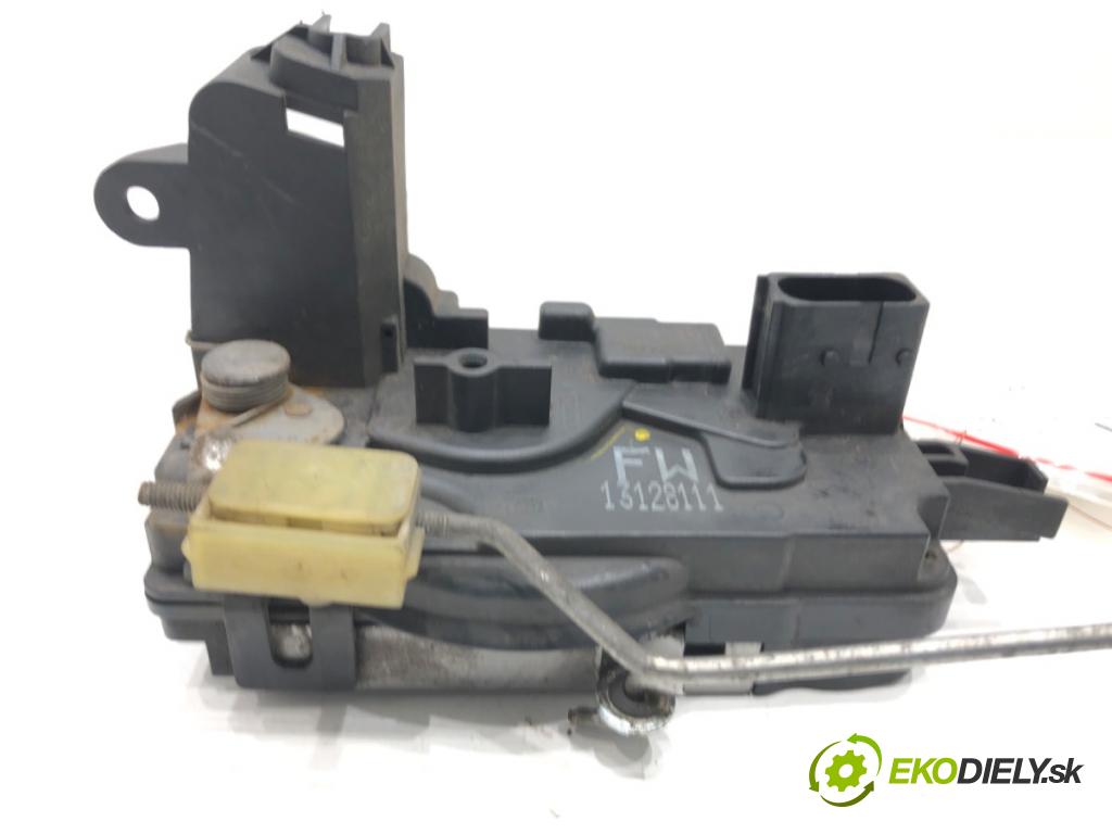 OPEL ASTRA H (A04) 2004 - 2014    1.7 CDTI (L48) 74 kW [100 KM] olej napędowy 2004 - 2010  zámok dveře levý přední část 13128111