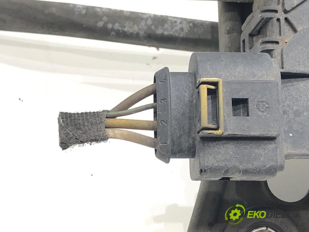 OPEL ASTRA H (A04) 2004 - 2014    1.7 CDTI (L48) 74 kW [100 KM] olej napędowy 2004 - 2010  Mechanizmus stieračov predný 13111211 (Motorčeky stieračov predné)