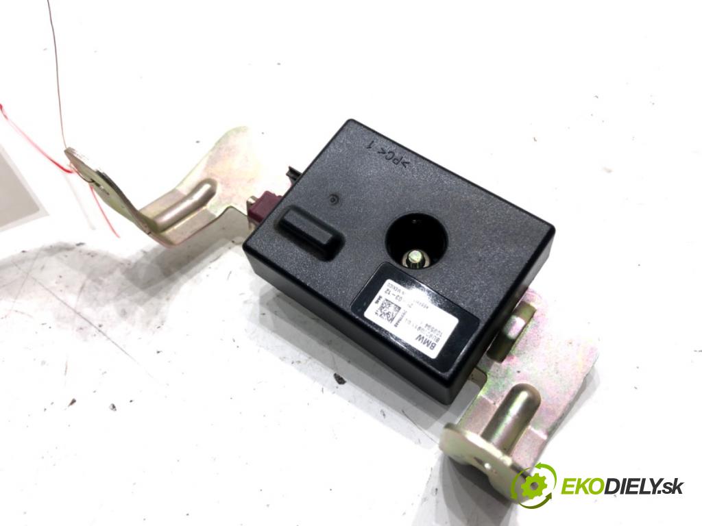 BMW 5 Touring (F11) 2009 - 2017    520 d 135 kW [184 KM] olej napędowy 2010 - 2014  Zosilňovač Antenní: 9230911 (Zosilňovače)