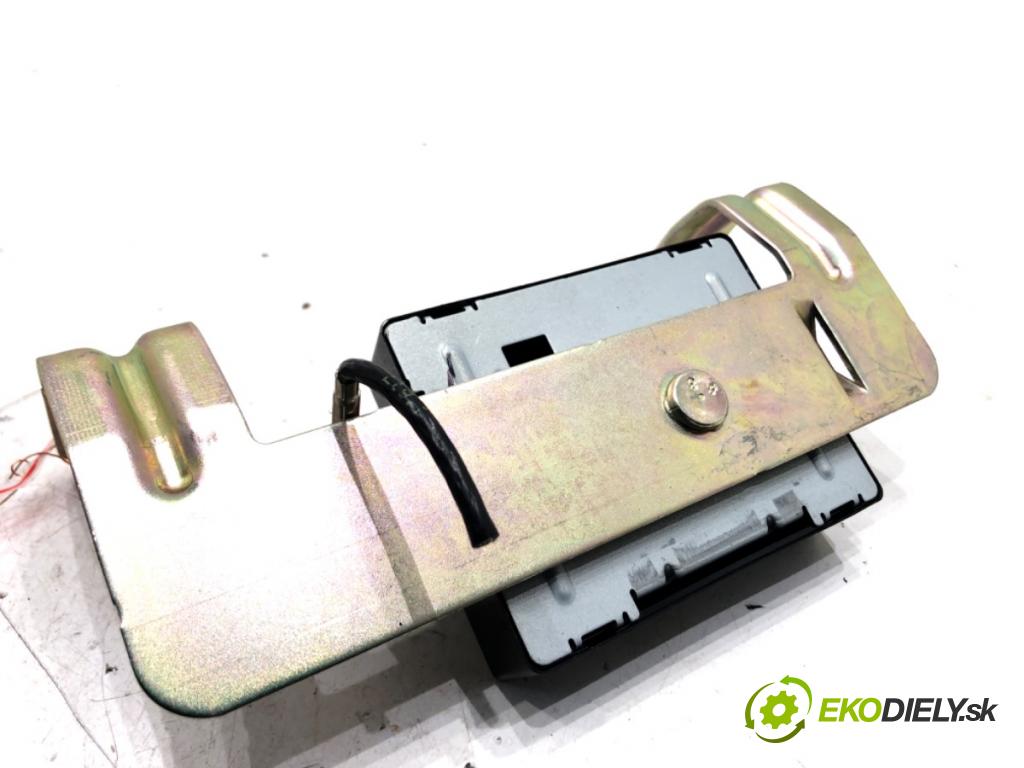 BMW 5 Touring (F11) 2009 - 2017    520 d 135 kW [184 KM] olej napędowy 2010 - 2014  Zosilňovač Antenní: 9230911 (Zosilňovače)