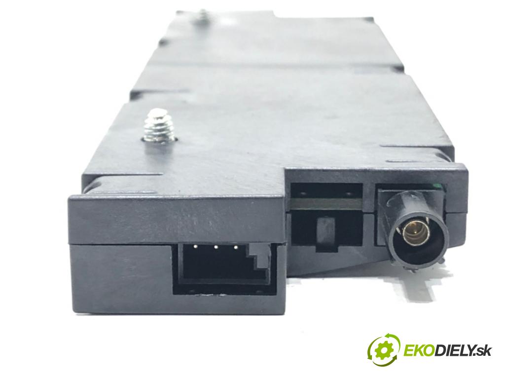 BMW 5 Touring (F11) 2009 - 2017    520 d 135 kW [184 KM] olej napędowy 2010 - 2014  Zosilňovač Antenní: 9276016 (Zosilňovače)