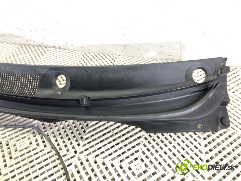 HYUNDAI i20 I (PB, PBT) 2008 - 2022    1.2 57 kW [78 KM] benzyna 2008 - 2012  Torpédo, plast pod čelné okno 86151-1J000 (Torpéda)