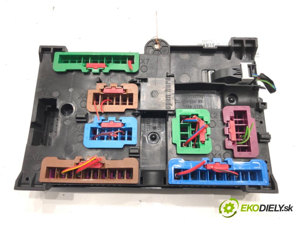 BMW 5 (G30, F90) 2016 - 2022    540 i Mild-Hybrid xDrive 245 kW [333 KM] Hybryda silnik benzynowy / elektryczny 2020 - 2022  modul BSI 8713127 (Pojistkové skříňky)