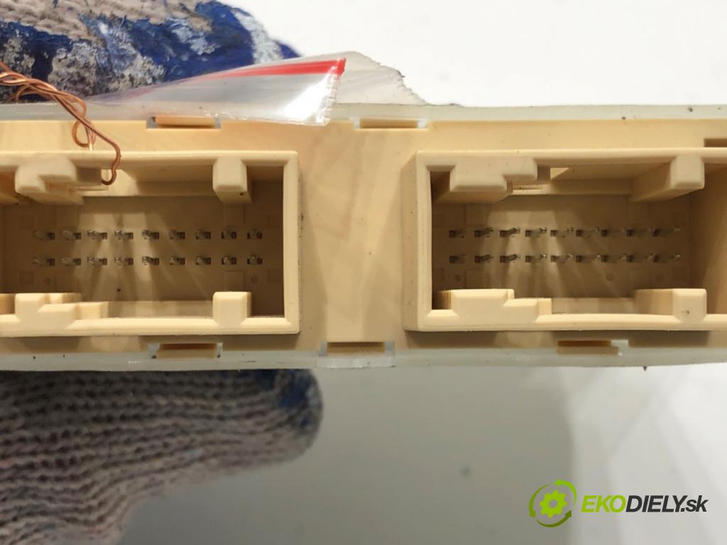 BMW 5 (G30, F90) 2016 - 2022    540 i Mild-Hybrid xDrive 245 kW [333 KM] Hybryda silnik benzynowy / elektryczny 2020 - 2022  Modul PDC 0263014459 (Ostatné)