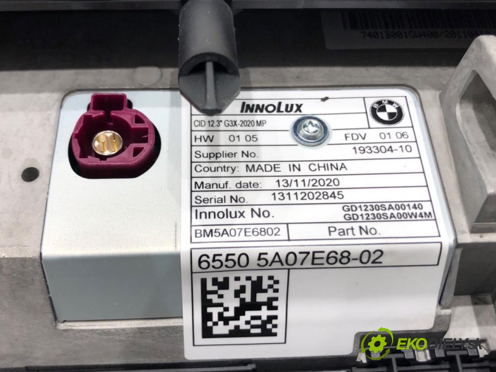 BMW 5 (G30, F90) 2016 - 2022    540 i Mild-Hybrid xDrive 245 kW [333 KM] Hybryda silnik benzynowy / elektryczny 2020 - 2022  Dislpej 5A07E68 (Prístrojové dosky, displeje)