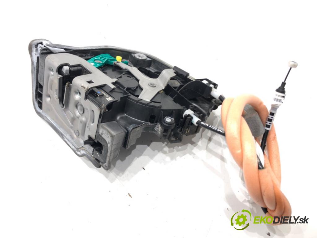BMW 5 (G30, F90) 2016 - 2022    540 i Mild-Hybrid xDrive 245 kW [333 KM] Hybryda silnik benzynowy / elektryczny 2020 - 2022  zámok dveře levý zadní část 7477689