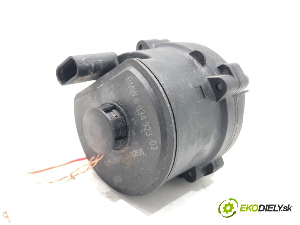 BMW 5 (G30, F90) 2016 - 2022    540 i Mild-Hybrid xDrive 245 kW [333 KM] Hybryda silnik benzynowy / elektryczny 2020 - 2022  DALŠÍ: pumpa vody 6834923 (Vodní pumpy)