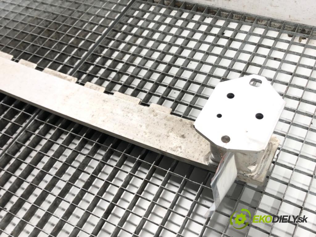 BMW 5 (G30, F90) 2016 - 2022    540 i Mild-Hybrid xDrive 245 kW [333 KM] Hybryda silnik benzynowy / elektryczny 2020 - 2022  výztuha nárazníka zadní část  (Výztuhy zadní)