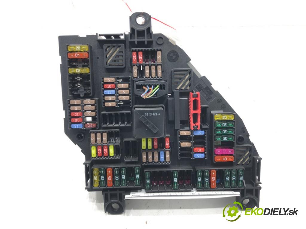 BMW 5 Touring (F11) 2009 - 2017    520 d 135 kW [184 KM] olej napędowy 2010 - 2014  skříňka poistková 9252813 (Pojistkové skříňky)