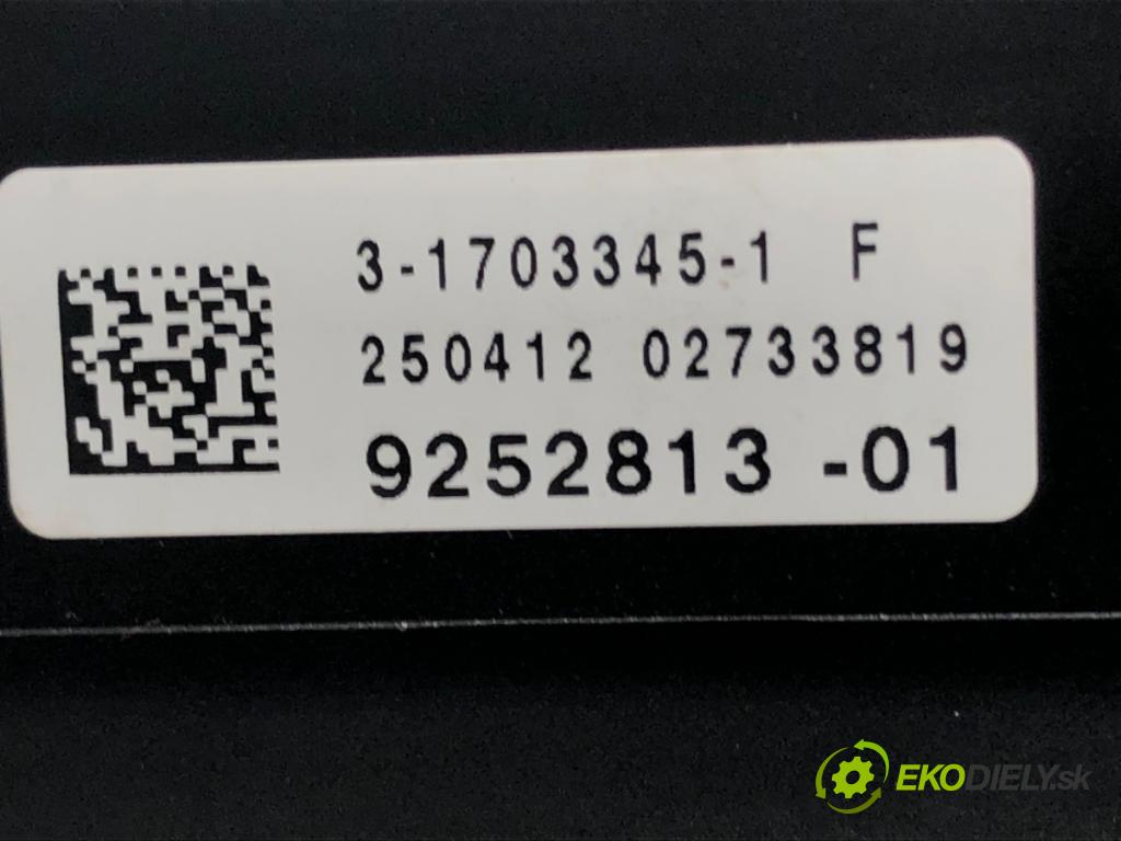 BMW 5 Touring (F11) 2009 - 2017    520 d 135 kW [184 KM] olej napędowy 2010 - 2014  skříňka poistková 9252813 (Pojistkové skříňky)